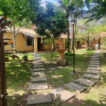 Suítes Quintal de Lázaro 1-3